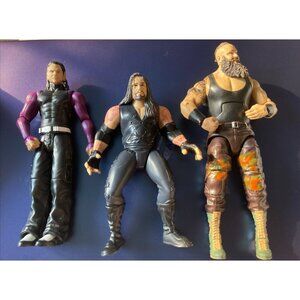 Wrestle Mania WWE Wrestling Figures Undertaker 1998 Plus 2 Others (1)
